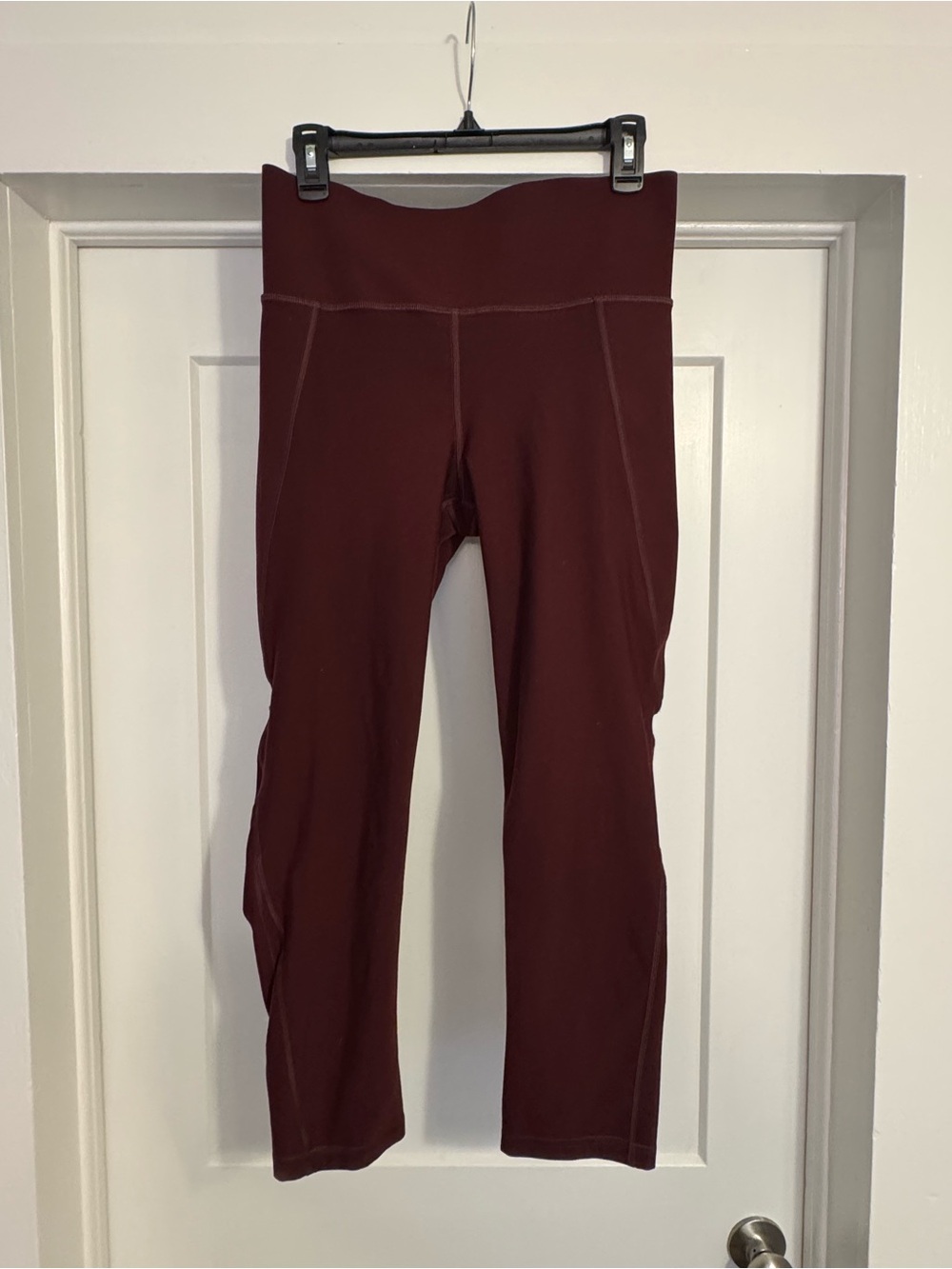 Old Navy Active Elevated Legging in Burgundy